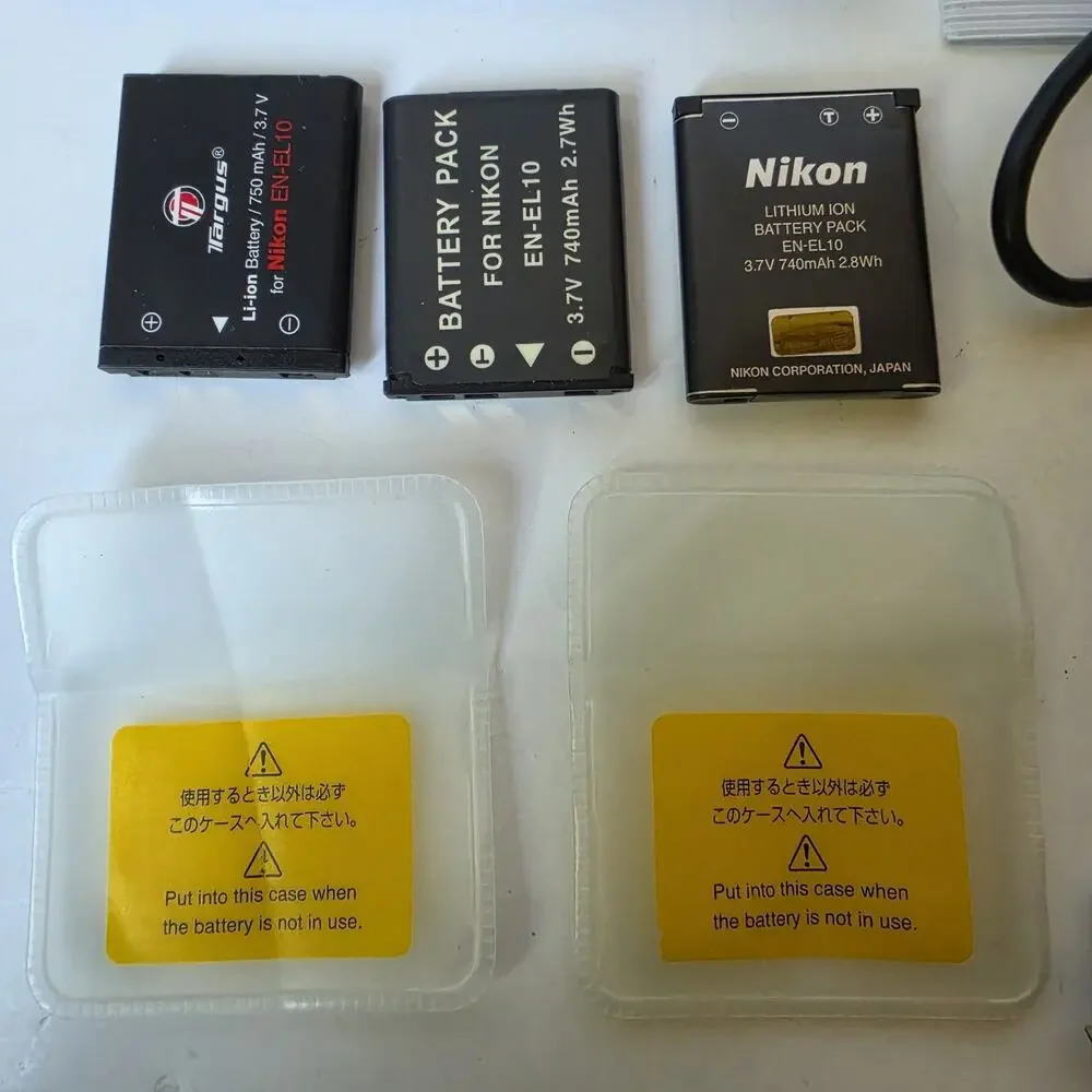 Nikon Coolpix S220 Digital Camera Plum Charger 3 Batteries 3X Zoom 10.0 MP